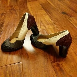 Union Bay spectator pumps